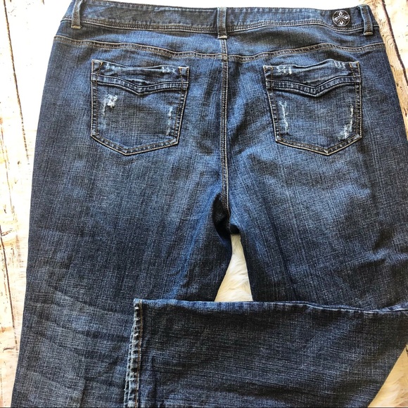 Lane Bryant EUC Distressed Jeans Plus Size 28 - Picture 2 of 5